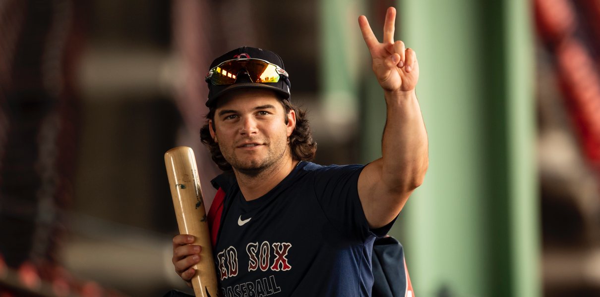 Andrew Benintendi traded to Royals from Red Sox