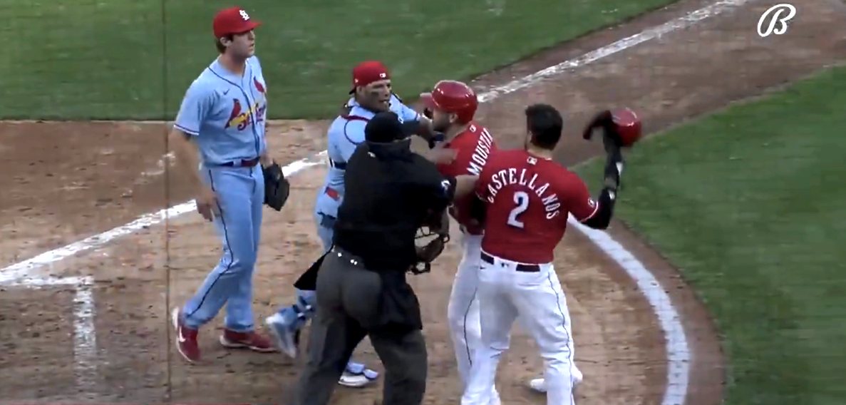 WATCH: Benches Clear Between Cardinals and Reds as Molina, Arenado, and  Castellanos Get Into It - Bleacher Nation