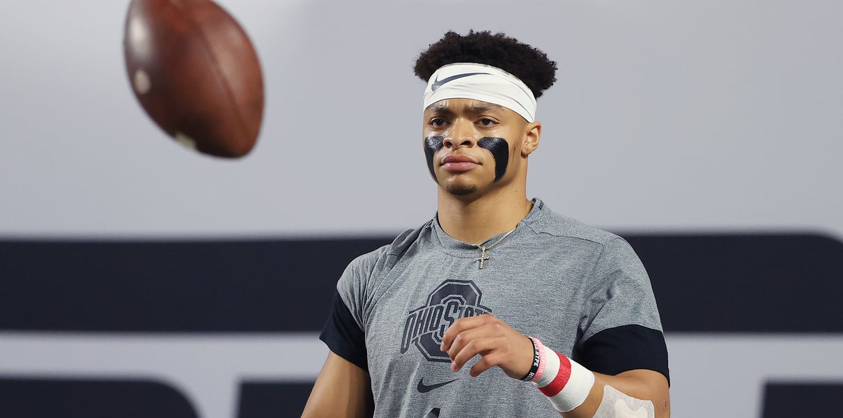 Bears preaching 'patience' when it comes to potential Justin Fields trade -  Yahoo Sports