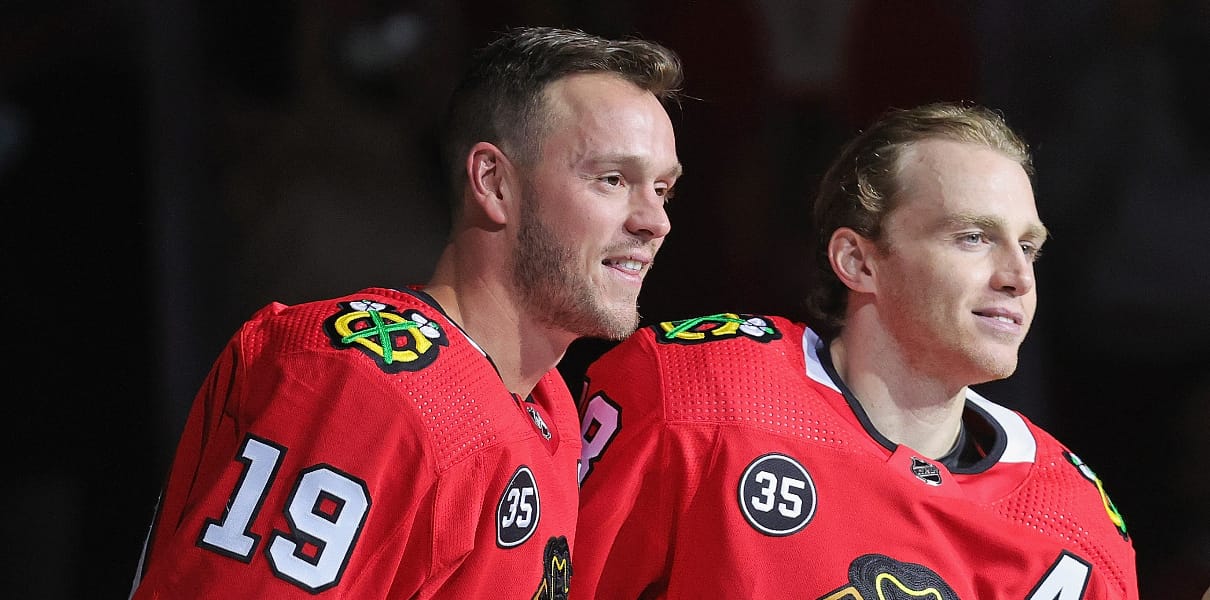 The Blackhawks' Reverse Retro Jerseys Are Out And - Bleacher Nation
