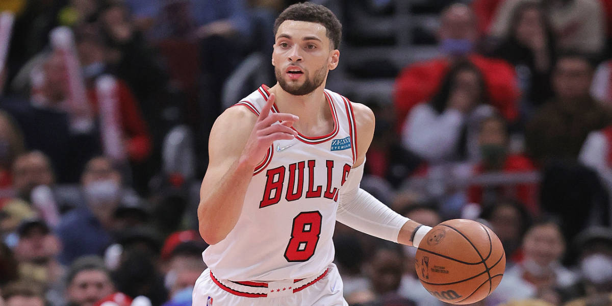 Zach LaVine to meet with doctors about left knee soreness