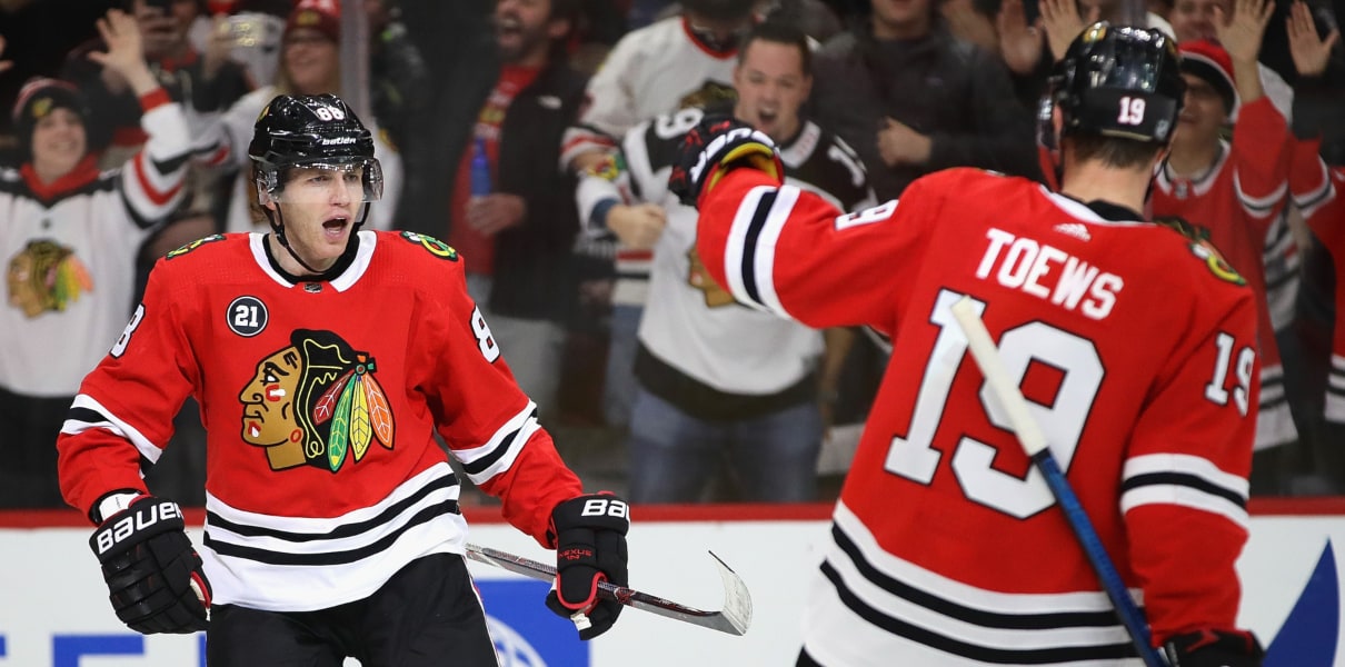 That Time Patrick Kane and Marian Hossa Made the United Center Louder Than  EVER - Bleacher Nation