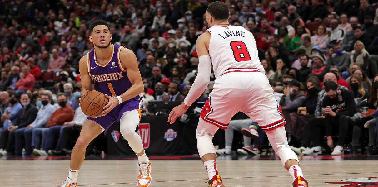 SOURCE SPORTS: Bulls Guard Lonzo Ball Set for Third Knee Surgery, Expected  to Miss All of Next Season - The Source