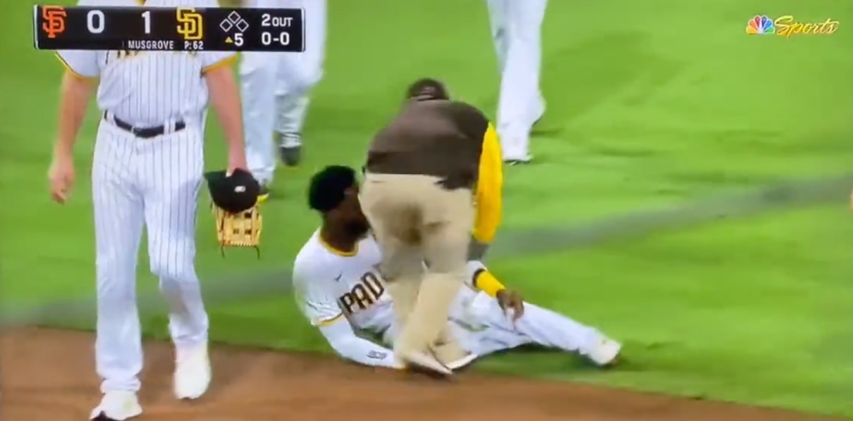 Padres' Jurickson Profar Collapses After Nasty Collision