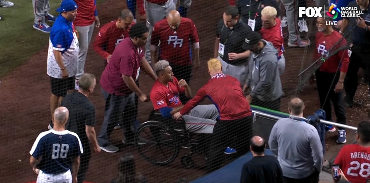 Oh, No! Edwin Díaz Hurt Himself Celebrating Team Puerto Rico's WBC Win and  Was Taken off in a Wheelchair (UPDATE: Out for the Year) - Bleacher Nation