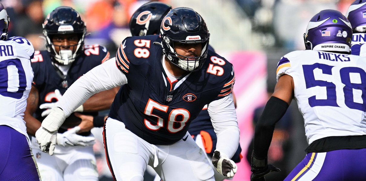 Chicago Bears offensive lineman Darnell Wright (58) blocks against the Minnesota Vikings at Soldier Field. Mandatory Credit: Jamie Sabau-USA TODAY Sports